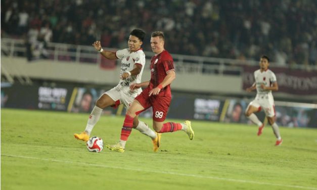 Persib Tangguh, Persis Bangkit Di Super League 2025/2026