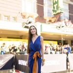 Demi Moore Pamer Kaki Jenjang Dengan Gaun High-Slit Ekstrem Di Premiere Film