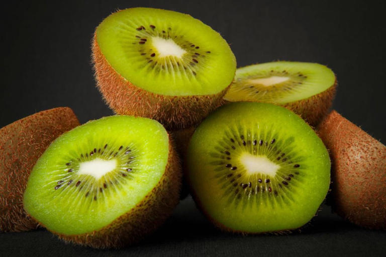 Kiwi Tinggi Kolagen, Solusi Alami Kulit Sehat