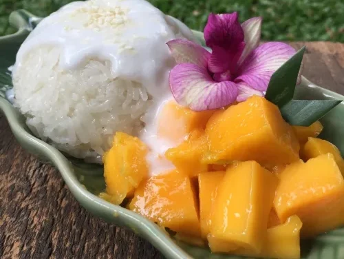 Pulut Mangga: Sajian Manis Gurih Yang Memanjakan Lidah