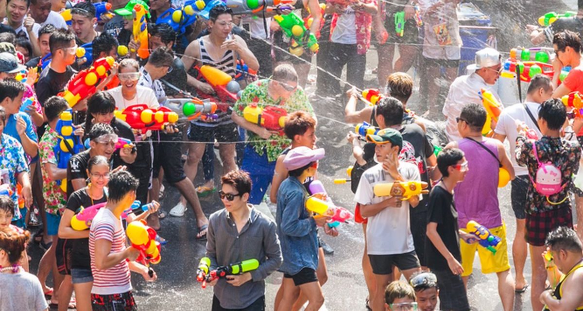 Songkran Thailand 2026: Trend Baru Festival Air Penuh Warna