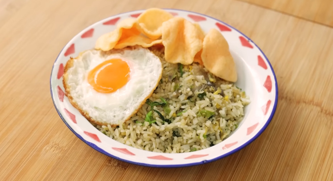 Nasi Goreng Kampung: Kelezatan Klasik Yang Memanjakan Lidah