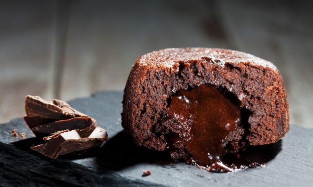 Lava Cake: Dessert Lumer Yang Selalu Bikin Ketagihan