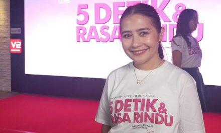Rahasia Hubungan Awet Prilly Latuconsina Dan Omara Esteghlal