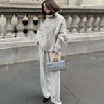 Tips Mix And Match Sweater Rajut Wanita Agar Tetap Stylish