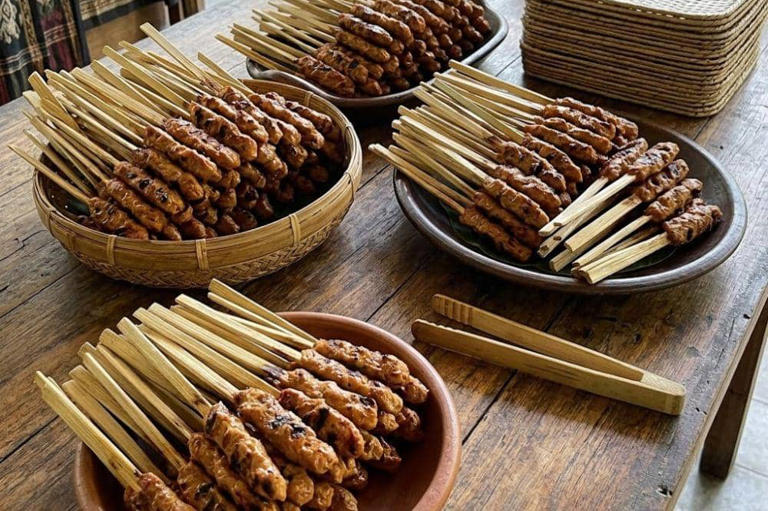 Sate Pusut: Kuliner Khas Lombok Yang Gurih Dan Kaya Rempah
