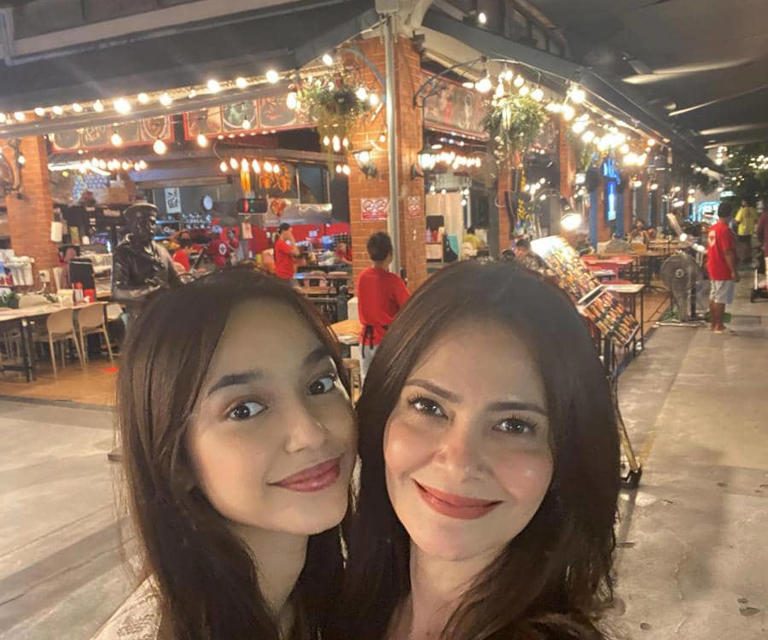 Happy Banget! Cut Tari dan Anak Jelajahi Kuliner Thailand