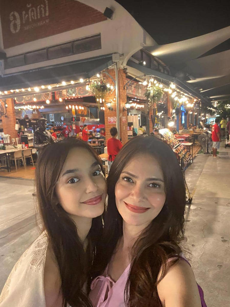 Happy Banget! Cut Tari dan Anak Jelajahi Kuliner Thailand