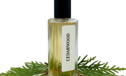 Dari Pegunungan – Botol Parfum, Keistimewaan Aroma Kayu Cedar
