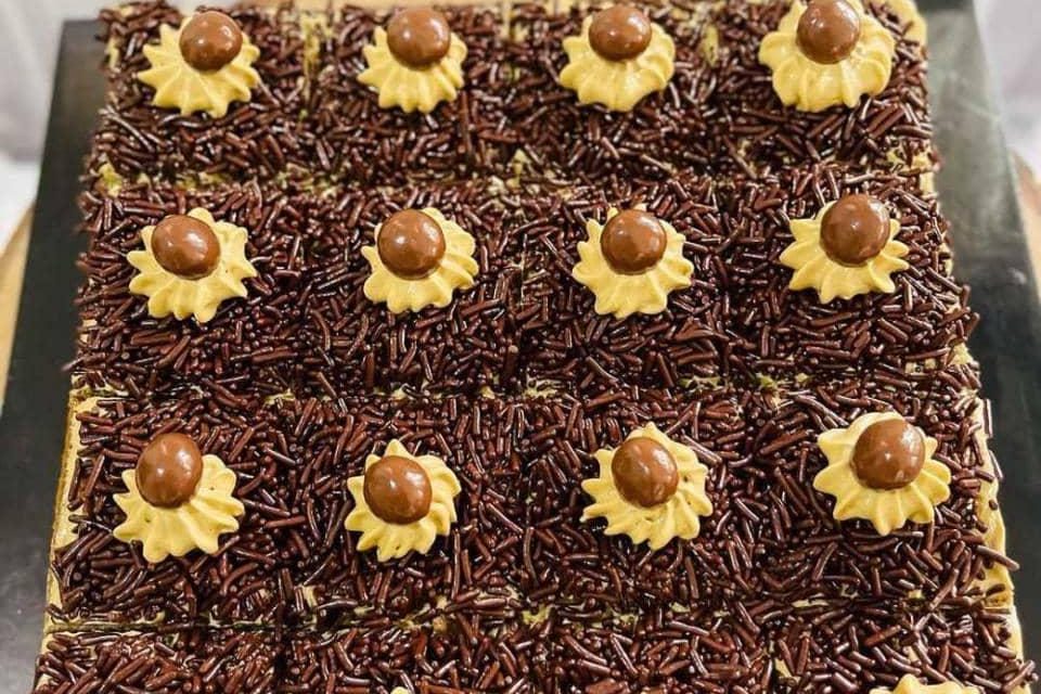 Makin Menggoda! Bolu Mocca Messes Jadi Camilan Manis Favorit