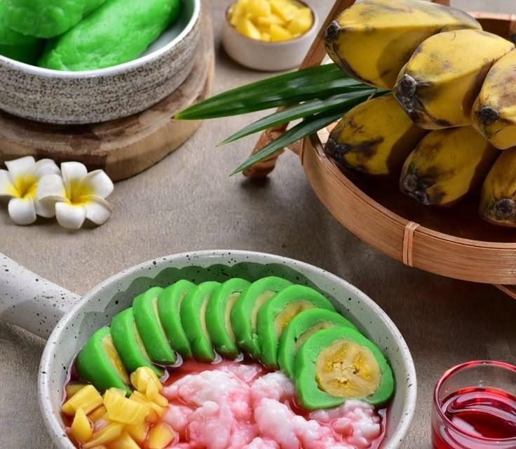 Makin Segar! Es Pisang Ijo Khas Makassar Cocok Di Cuaca Panas
