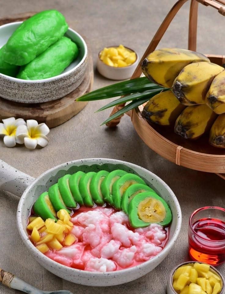 Makin Segar! Es Pisang Ijo Khas Makassar Cocok Di Cuaca Panas