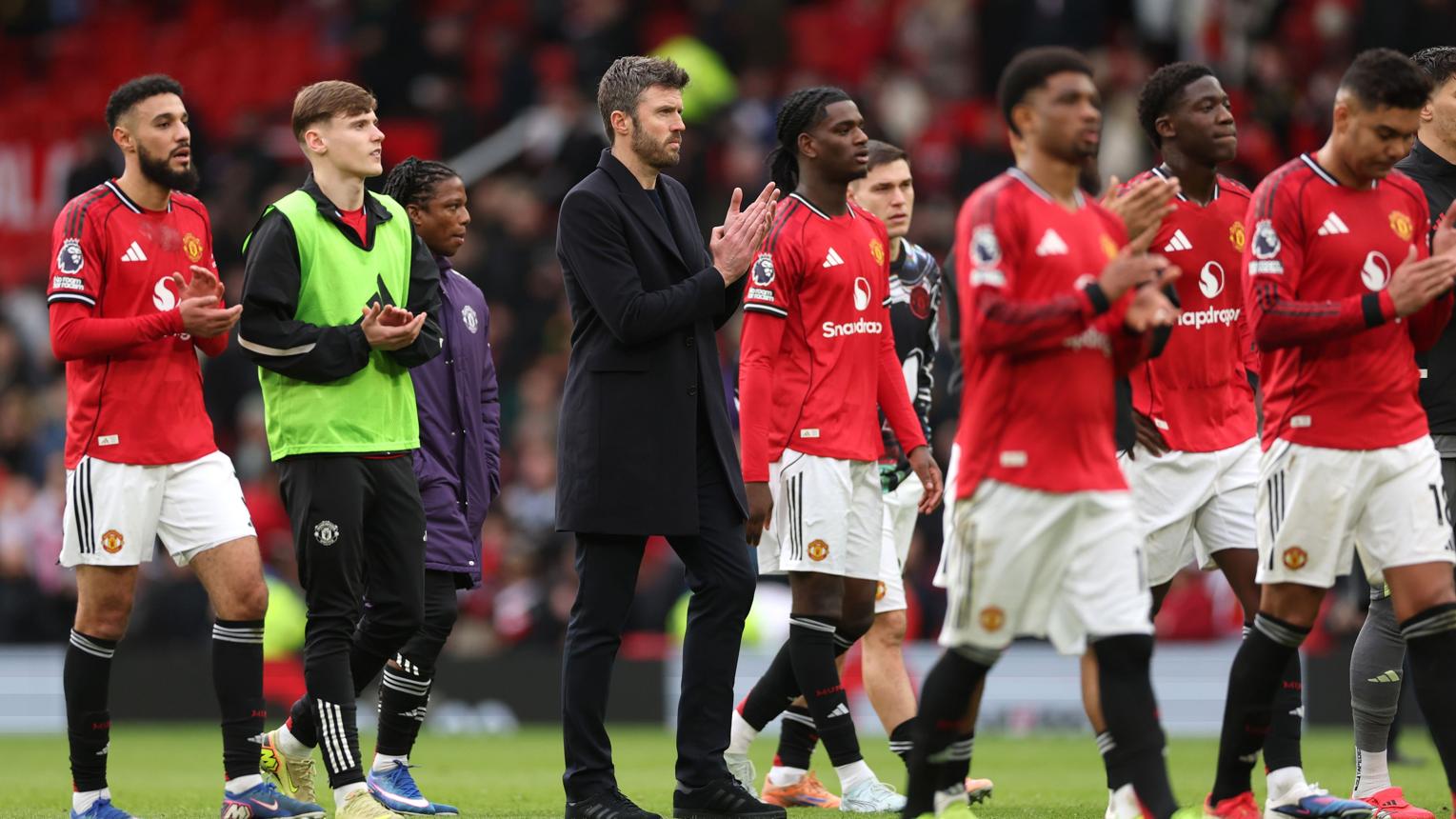 Sikap Ksatria Carrick Jadi Sorotan Setelah MU Kalah Telak